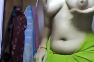 Lo Dekho Lo Mere Boobs